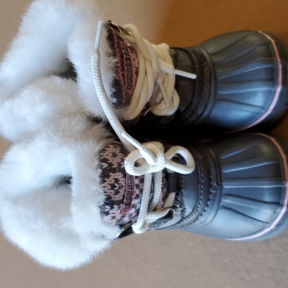 London Fog Other - London Fog NWOT Lil Tottenham collection boots knit accent girls 5 (baby)